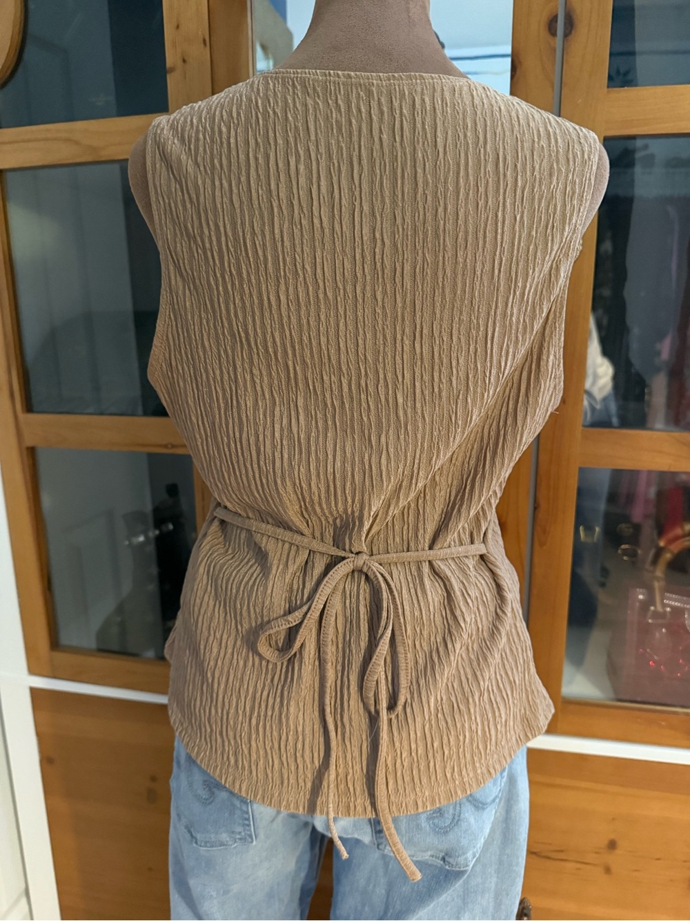 Shell-Button V-Neck Camisole - Brown - Picture 2 of 2